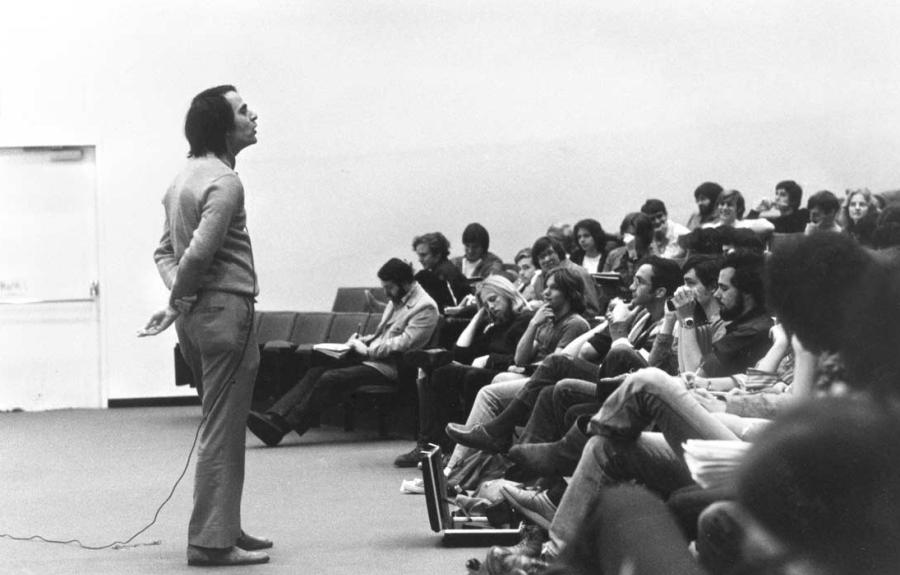Carl Sagan teaching an astronomy course
